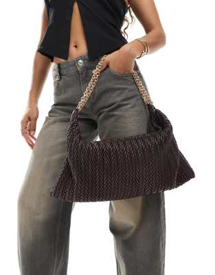 ASOS DESIGN - Sac porté épaule matelassé souple avec bandoulière en chaîne - Chocolat foncé-Marron