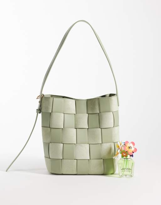 ASOS DESIGN - Sac seau effet tressé en similicuir et imitation daim - Sauge, 2 de 4