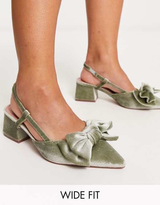 ASOS DESIGN - Saidi - Scarpe a pianta larga con tacco medio, fiocco e  cinturino posteriore in velluto verde salvia