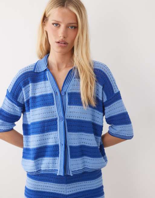 ASOS DESIGN – Sally – Dzianinowy zestaw plażowy w niebieskie paski: zapinany na guziki top i szorty, 2 z 3
