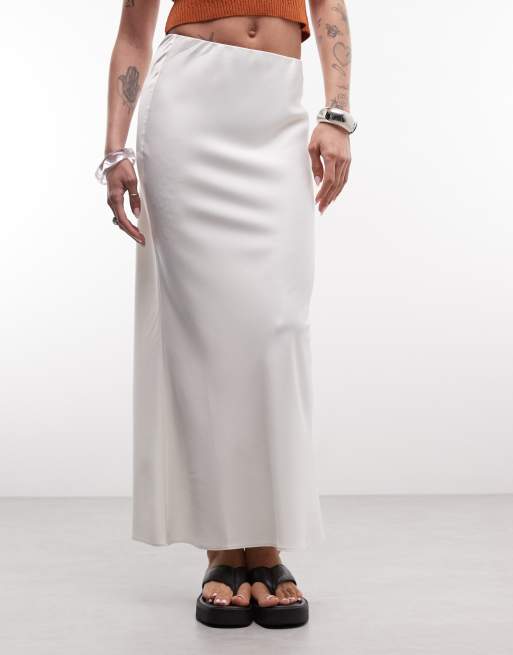 ASOS DESIGN – Salviagrön, diagonalskuren midikjol i satin, 3 av 5