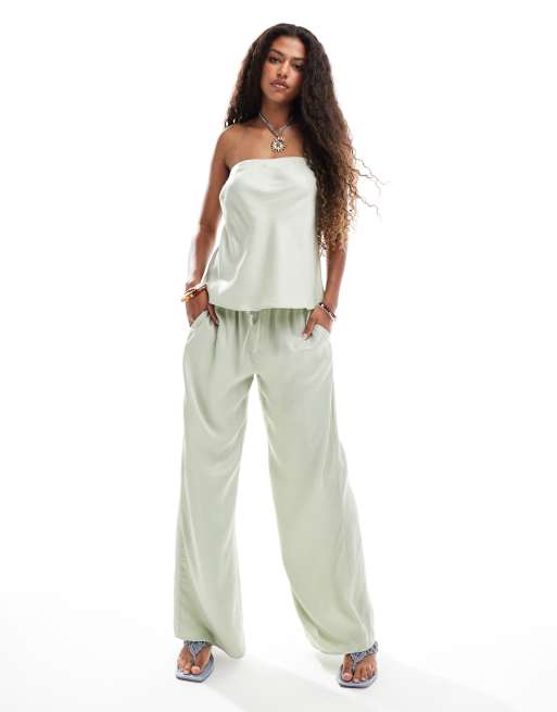 ASOS DESIGN – Salviagrön, lång bandeau-topp i satin, del av set, 2 av 4
