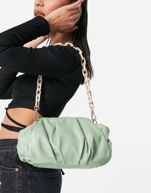 ASOS DESIGN – Salviagrön ryschad kuvertväska i oversize med avtagbar axelkedja, 4 av 4