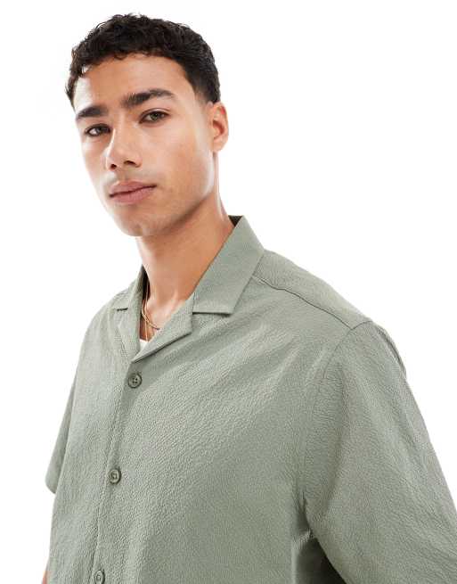 ASOS DESIGN – Salviagrön skjorta i bäckebölja med boxig passform och platt krage, 2 av 4