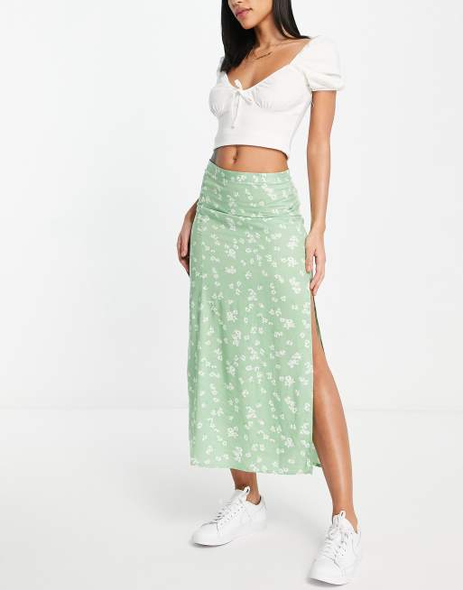ASOS DESIGN – Salviagrön småblommig slipkjol i midilängd med lårslits, 3 av 4