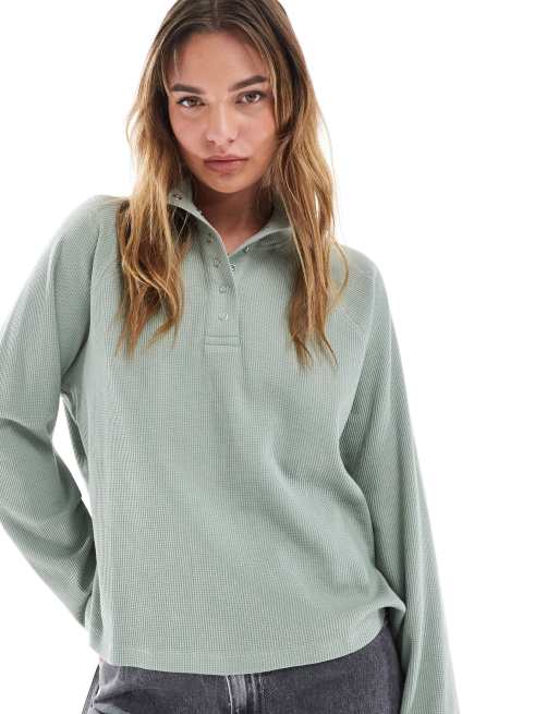 ASOS DESIGN - Salviegrøn, cropped og langærmet Henley-trøje i firkantet pasform med vaffeltekstur