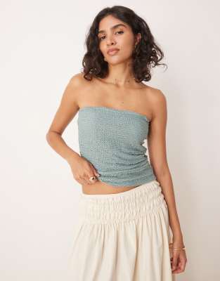 ASOS DESIGN - Salviegrøn semitransparent longline bandeau-top med hæklet look - view 1