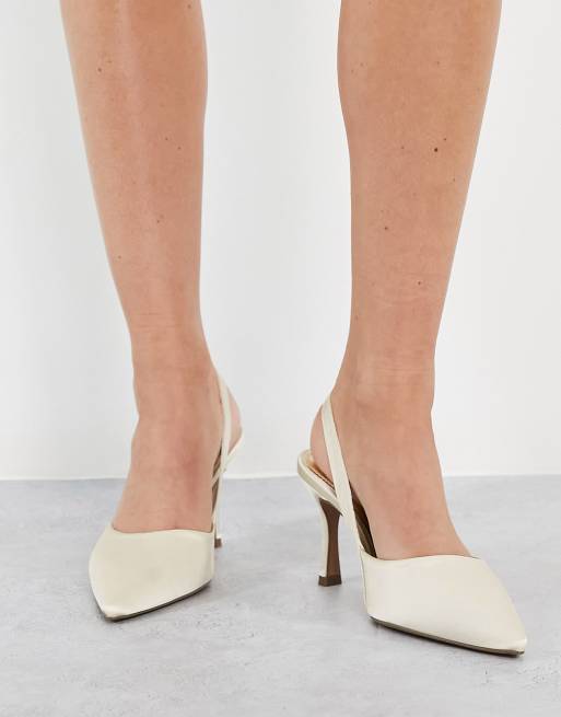 ASOS DESIGN - Samber - Stiletto's met brede pasvorm en slingback bandje in ivoorwit, 4 van 4