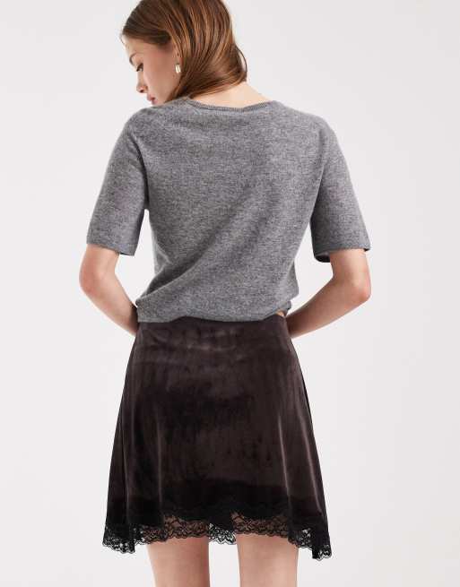 ASOS DESIGN – Samt-Minirock in Schokoladenbraun mit Spitzenbesatz, 4 von 5