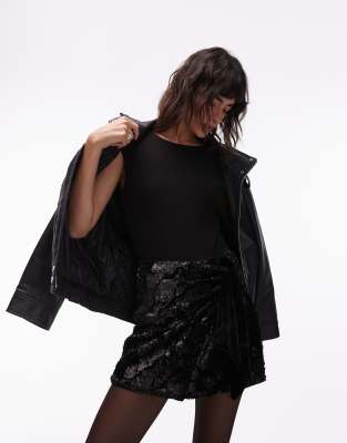 ASOS DESIGN - Samt-Minirock in Schwarz mit floralem Paillettenbesatz und Seitenschnürung