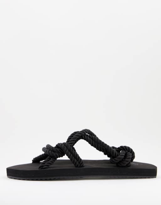ASOS DESIGN – Sandalen in Schwarz mit Kordelriemen
