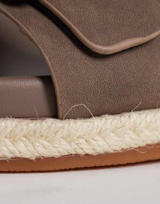 ASOS DESIGN - Sandalen met twee bandjes en gespen in molbruin, 2 van 4