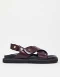 [ASOS DESIGN] ASOS DESIGN sandals in burgundy faux crocodile-Red 46 Burgundy