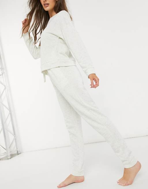 ASOS DESIGN - Sandfarvet basissæt med sweatshirt og joggingbukser, 4 af 4