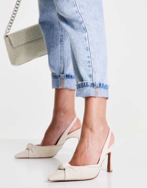 ASOS DESIGN – Sandy – Buty na średnim obcasie z supełkiem i paskiem za piętą w kolorze naturalnym