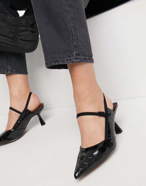 scarpe a punta con tacco medio