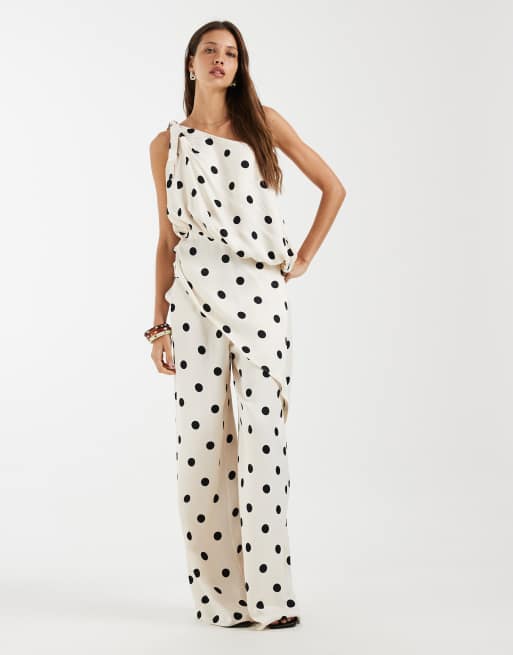 ASOS DESIGN - Satijnen asymmetrische camitop met stippen in crème, deel van co-ord set, 2 van 4