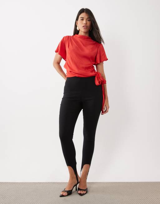 ASOS DESIGN satijnen blouse met overslag en strikceintuur, 2 van 4