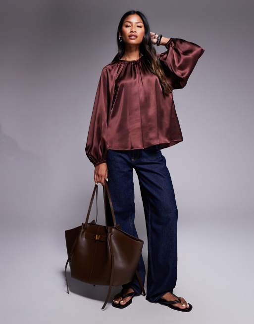 ASOS DESIGN - Satijnen blouse met volumineuze mouwen in chocoladebruin, 3 van 4