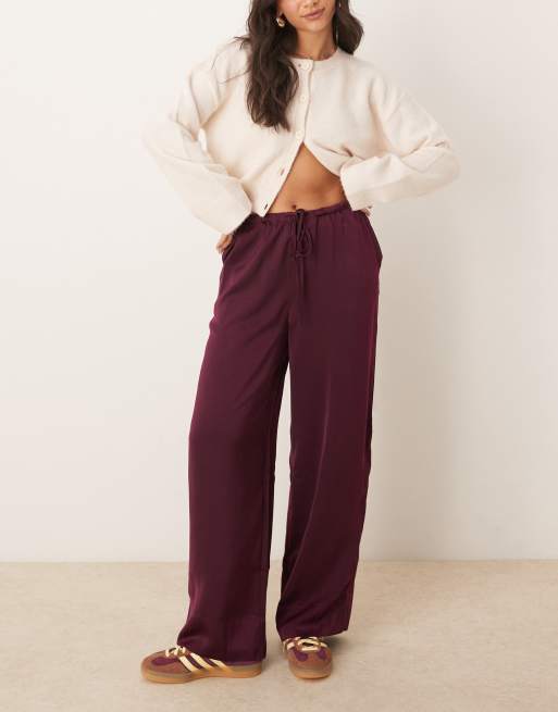 ASOS DESIGN - Satijnen broek met elastische taille in plum 