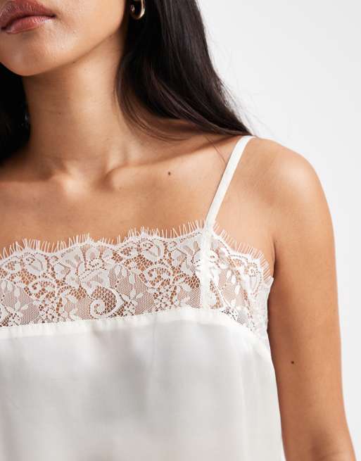 ASOS DESIGN - Satijnen cami met vierkante hals en kanten rand in crème, 2 van 4