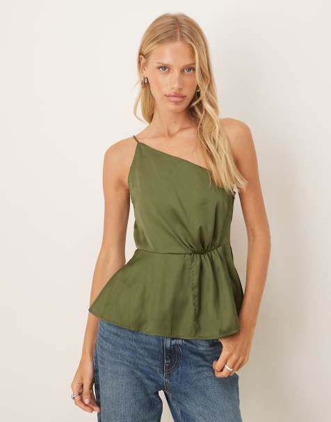 ASOS DESIGN - Satijnen camitop met blote schouder in olijfgroen - view 1