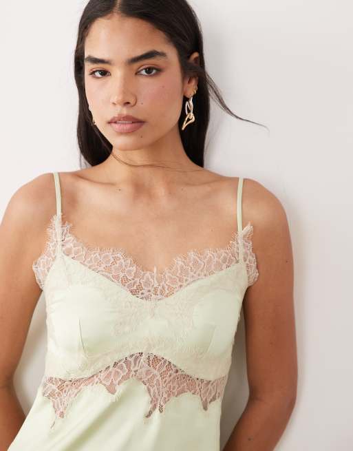 ASOS DESIGN - Satijnen camitop met kanten rand en lange pasvorm in matcha groen, 2 van 4