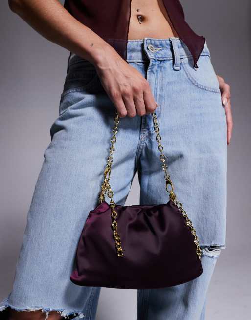 ASOS DESIGN - Satijnen clutch tasje met kettingdetail in kersenrood