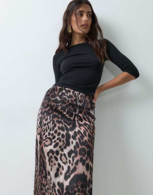 ASOS DESIGN satijnen co-ord set midi rok met luipaardprint, 3 van 5