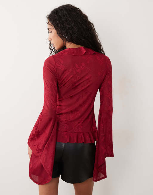 ASOS DESIGN satijnen devoré top met ruches in rood, 2 van 4