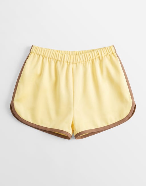 ASOS DESIGN - Satijnen hardloopshort met contrasterende naden in geel en mokka, 6 van 7