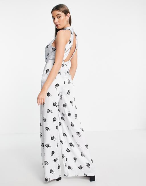 ASOS DESIGN - Satijnen jumpsuit met gedrapeerde halslijn en madeliefjesprint, 2 van 4