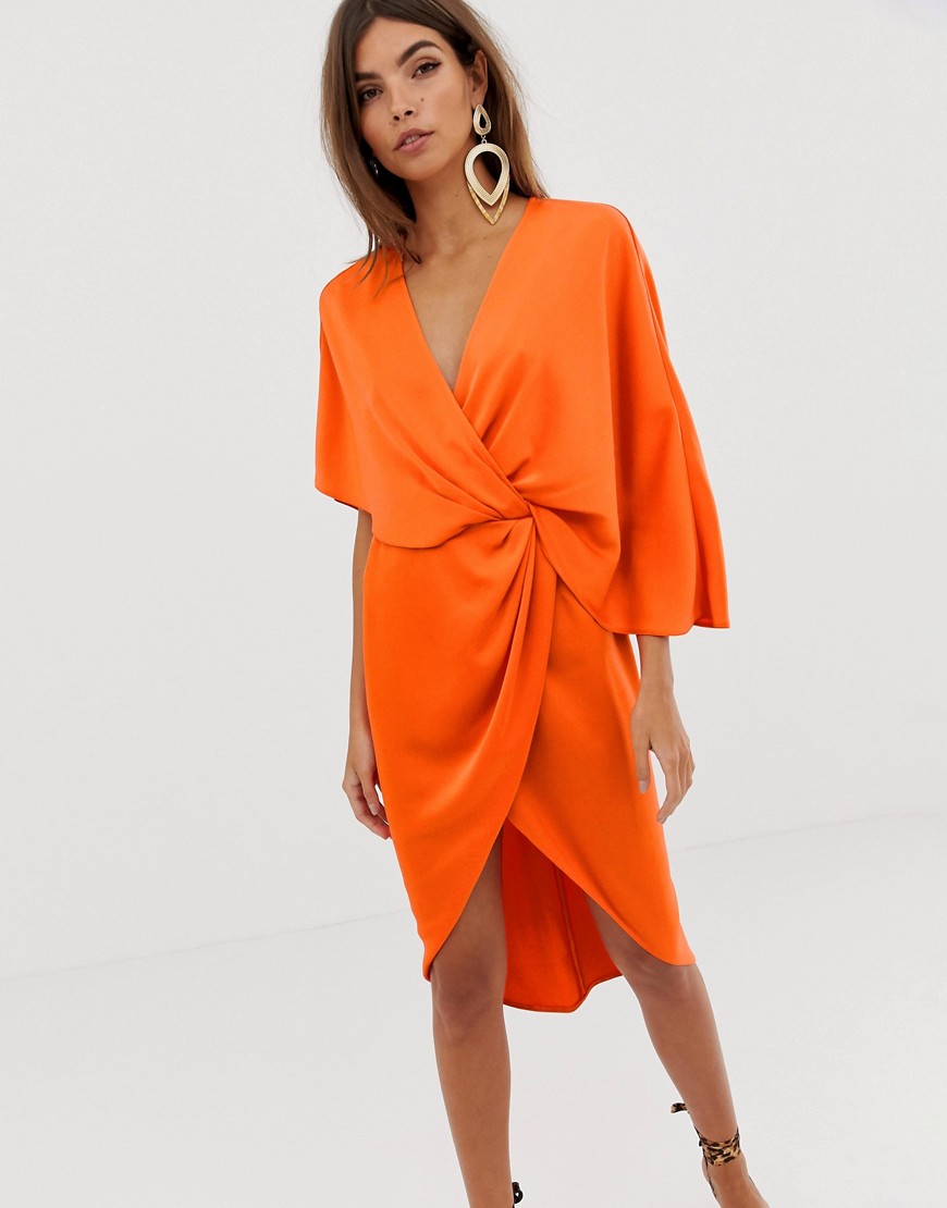 ASOS DESIGN - Satijnen kimono midi-jurk met asymmetrische mouwen-Oranje