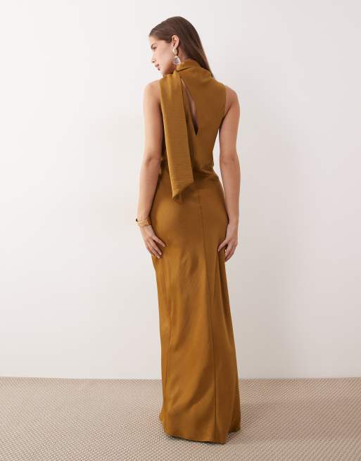 ASOS DESIGN - Satijnen maxi jurk met sjaal en splits in goudbruin, 3 van 4