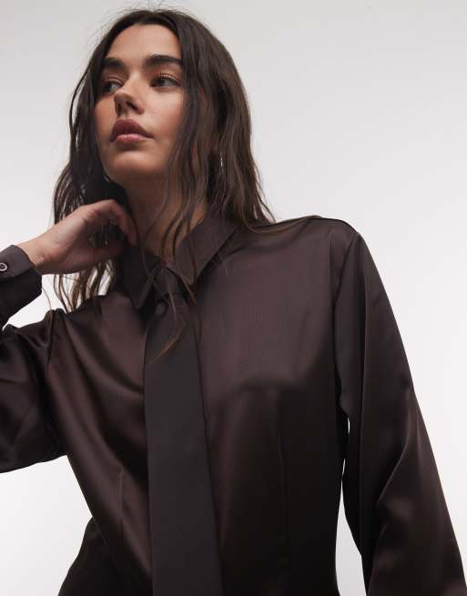 ASOS DESIGN satijnen maxi-overhemd in donkerbruin, 2 van 4