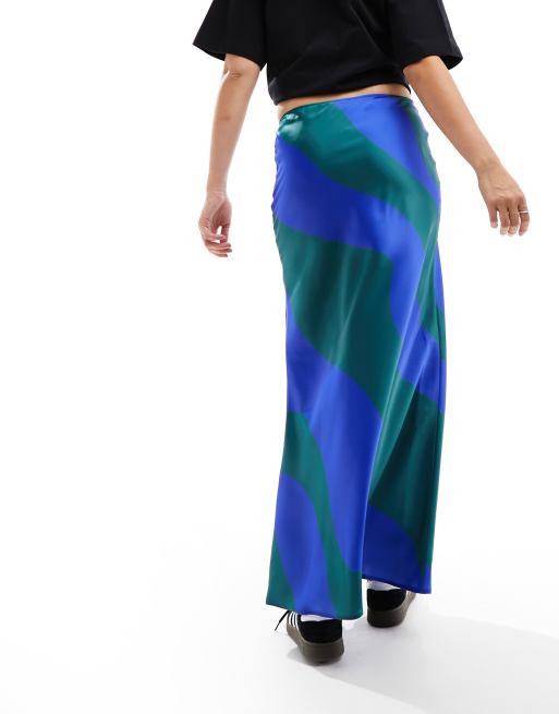 ASOS DESIGN - Satijnen maxirok met schuine randen in groenblauwe grafische print, 3 van 5