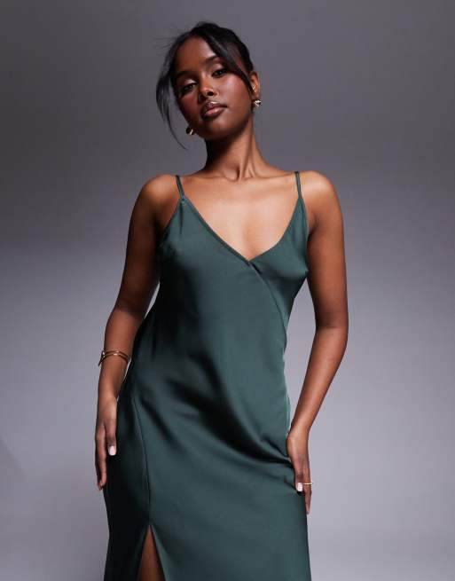 ASOS DESIGN - Satijnen midaxi jurk met V-hals, naaddetail en split in donkergroen, 3 van 4