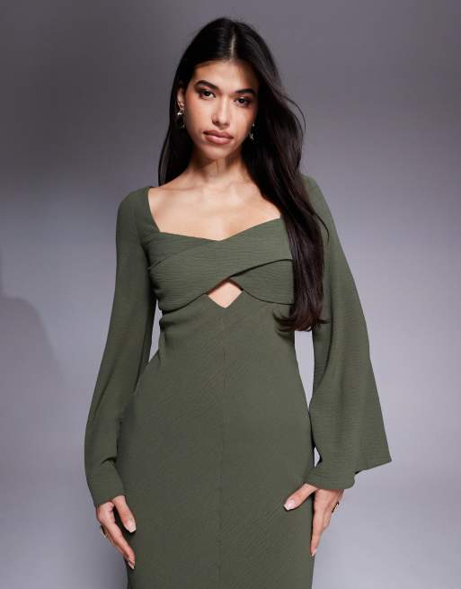 ASOS DESIGN - Satijnen midi-jurk met gekruiste buste en uitsnijding in donker kaki, 3 van 4