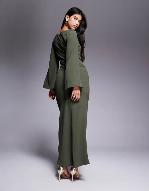 ASOS DESIGN - Satijnen midi-jurk met gekruiste buste en uitsnijding in donker kaki, 4 van 4