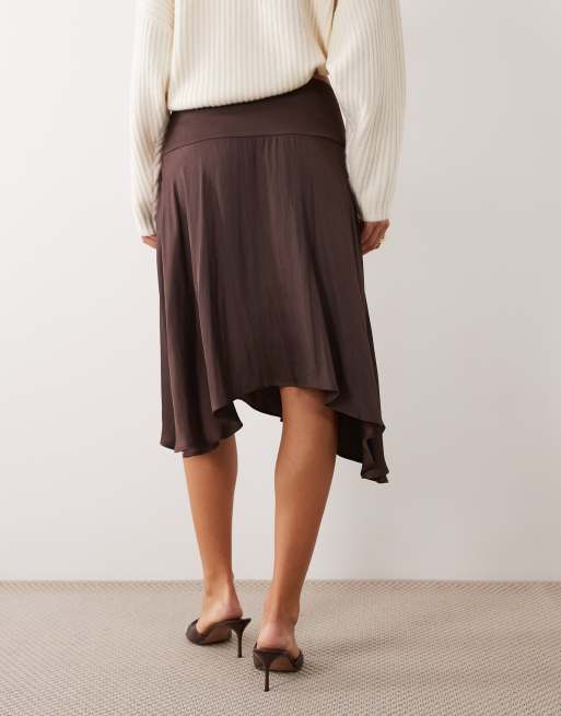 ASOS DESIGN satijnen midi-rok met puntige zoom in chocoladebruin, 4 van 5