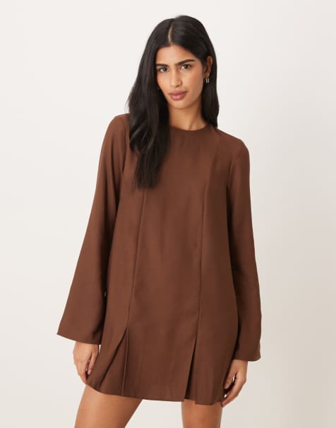 ASOS DESIGN - Satijnen mini jurk met lange mouwen en godetplooien in chocoladebruin - view 1