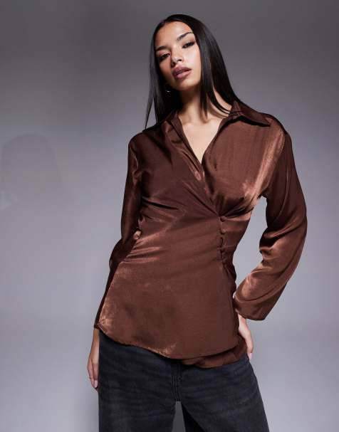 ASOS DESIGN - Satijnen overhemd met overslag in chocoladebruin - view 1