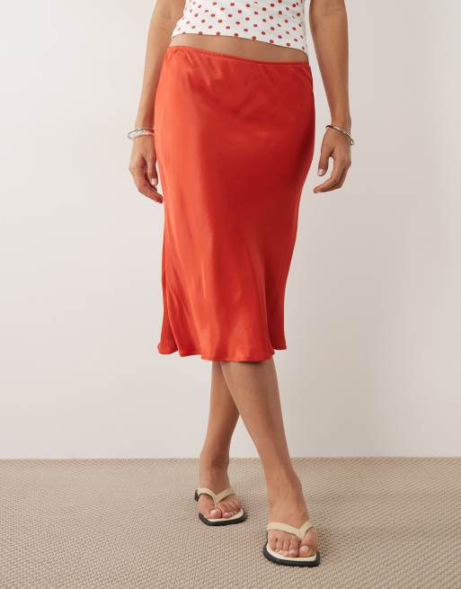 ASOS DESIGN - Satijnen rok in jaren 90-stijl in rood, 2 van 5