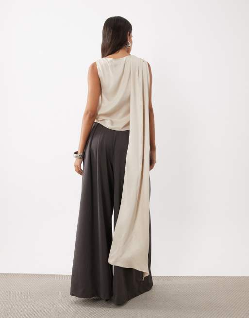 ASOS DESIGN satijnen top met gedrapeerd sjaaldetail in stone, 4 van 4