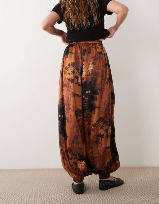ASOS DESIGN satin balloonbroek met strik bij de enkels in pagoda print, 5 van 5