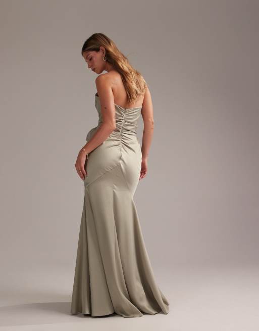ASOS DESIGN - L'invitée - Robe longue bandeau en satin - Vert clair