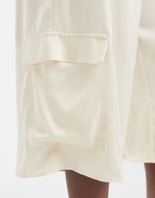 ASOS DESIGN satin bermuda cargo shorts in ecru, 3 of 5