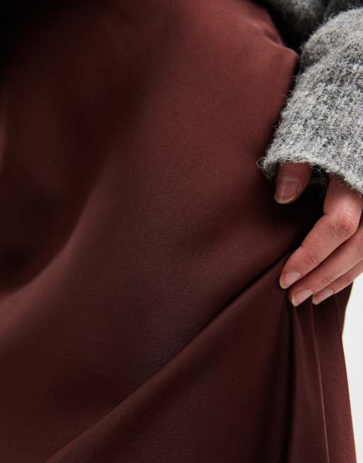 ASOS DESIGN satin bias maxi skirt in chocolate, 2 of 5