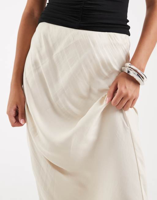 ASOS DESIGN satin bias maxi skirt in ecru co ord, 3 of 5