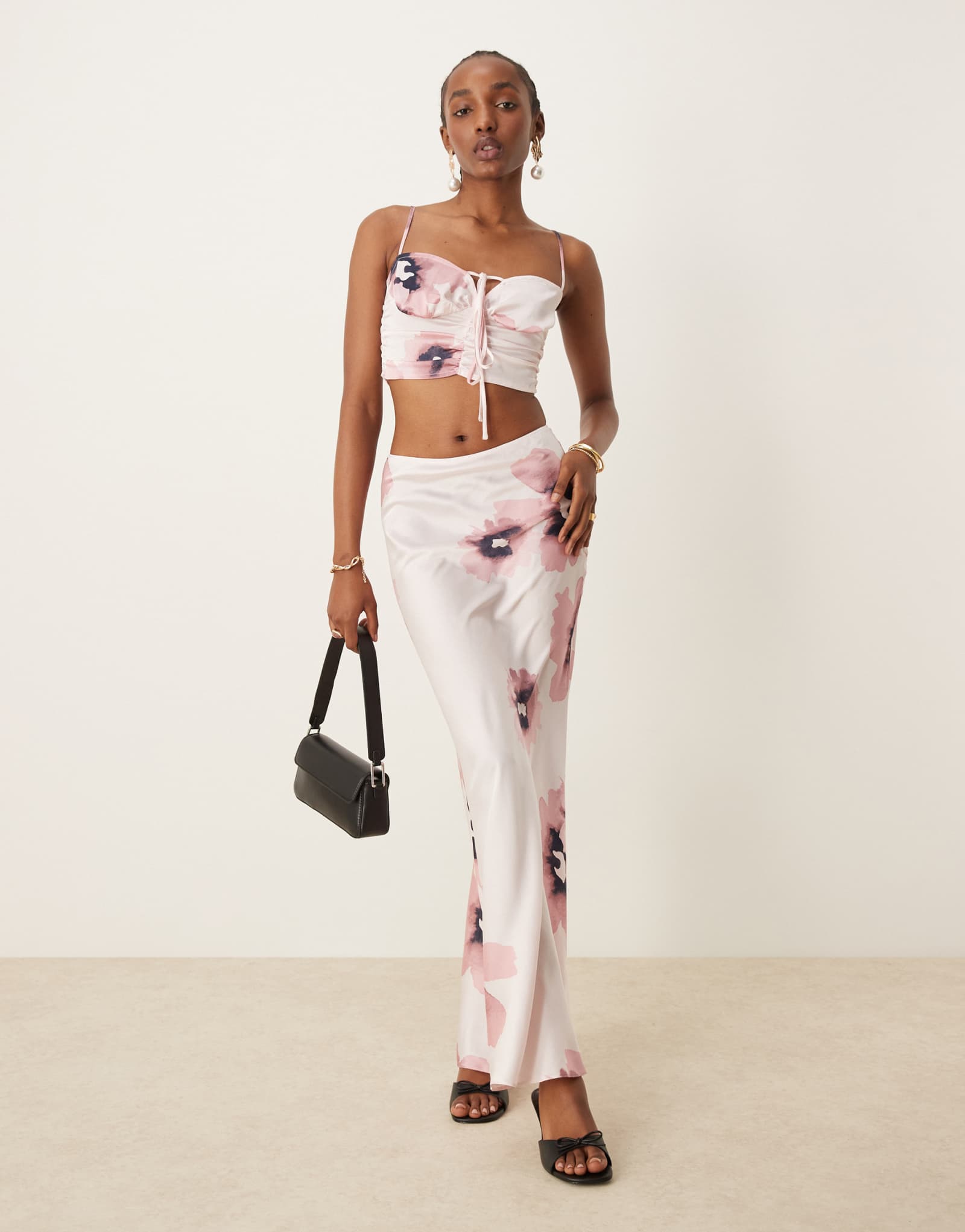 Атласная юбка макси с уклоном от ASOS DESIGN в акварельный цветочек - часть комплекта